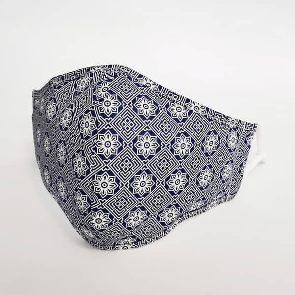 Masque en coton imprimé bleu géométrique